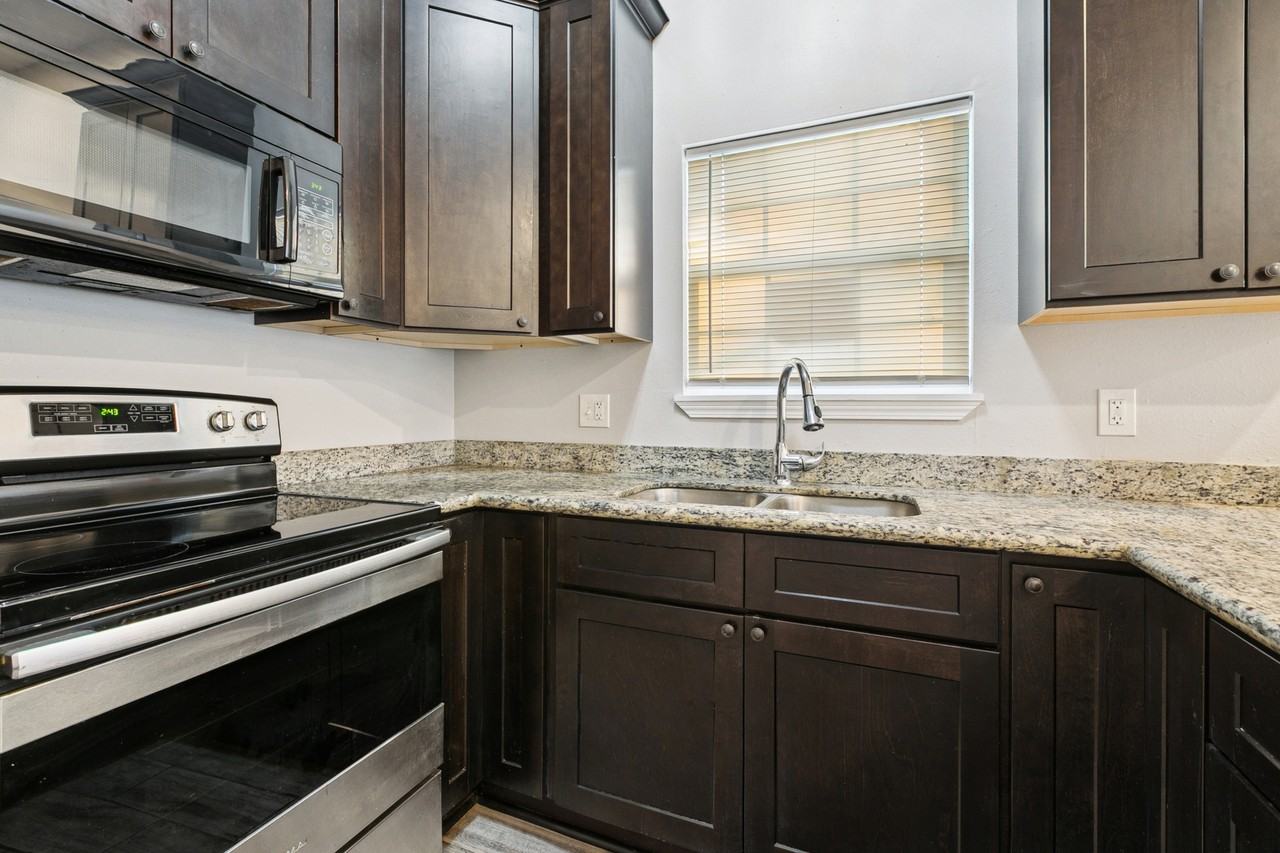 2714 S Johnson St #NA - Photo 3 of 7