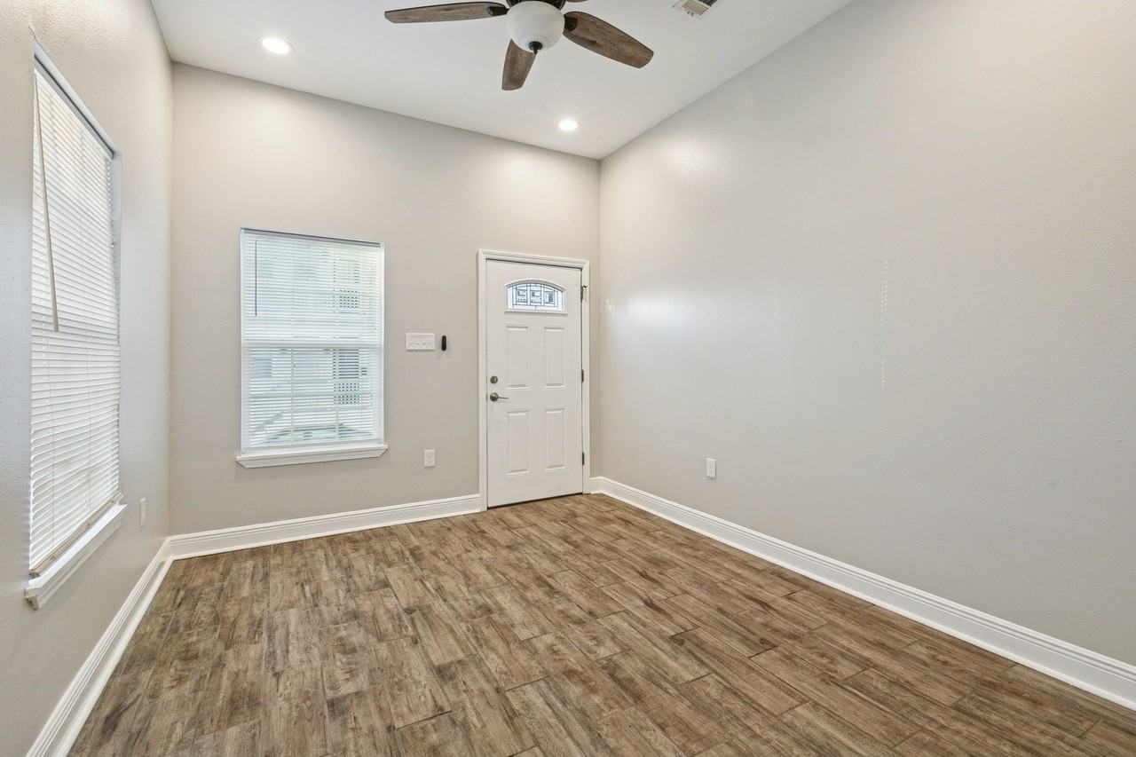 2714 S Johnson St #NA - Photo 4 of 7