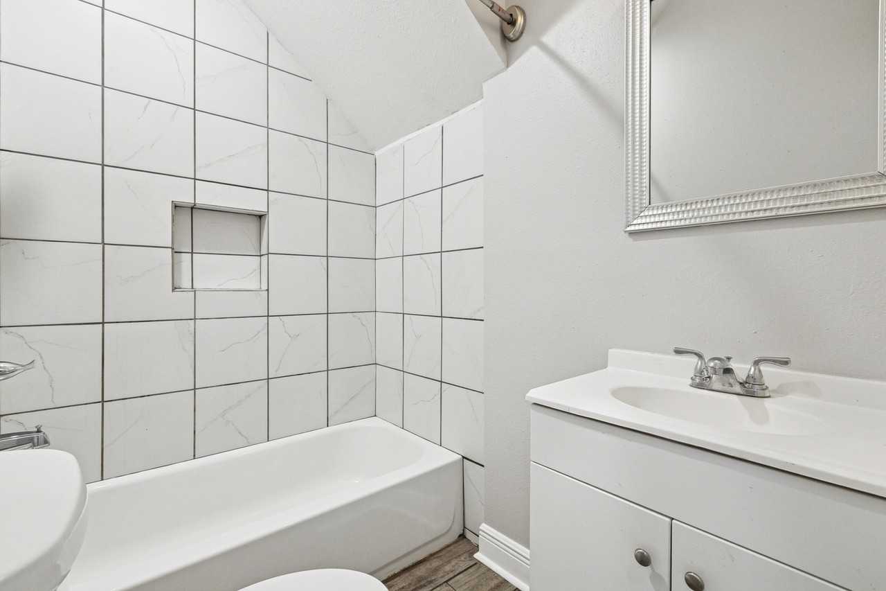 2714 S Johnson St #NA - Photo 5 of 7