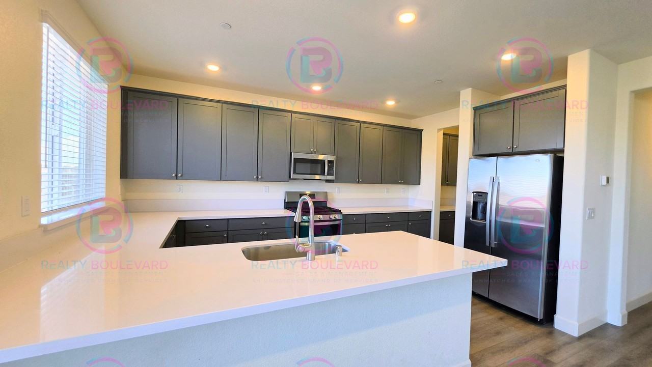6996 Mount Nimba St - Photo 2 of 41