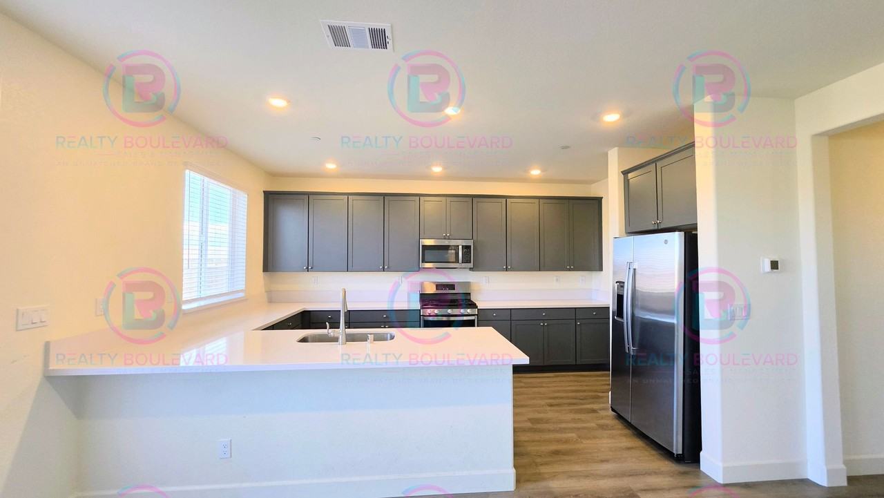 6996 Mount Nimba St - Photo 3 of 41