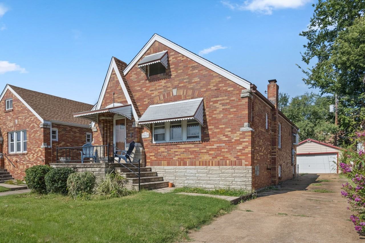 9043 Kathleen Ave - Photo 2 of 26