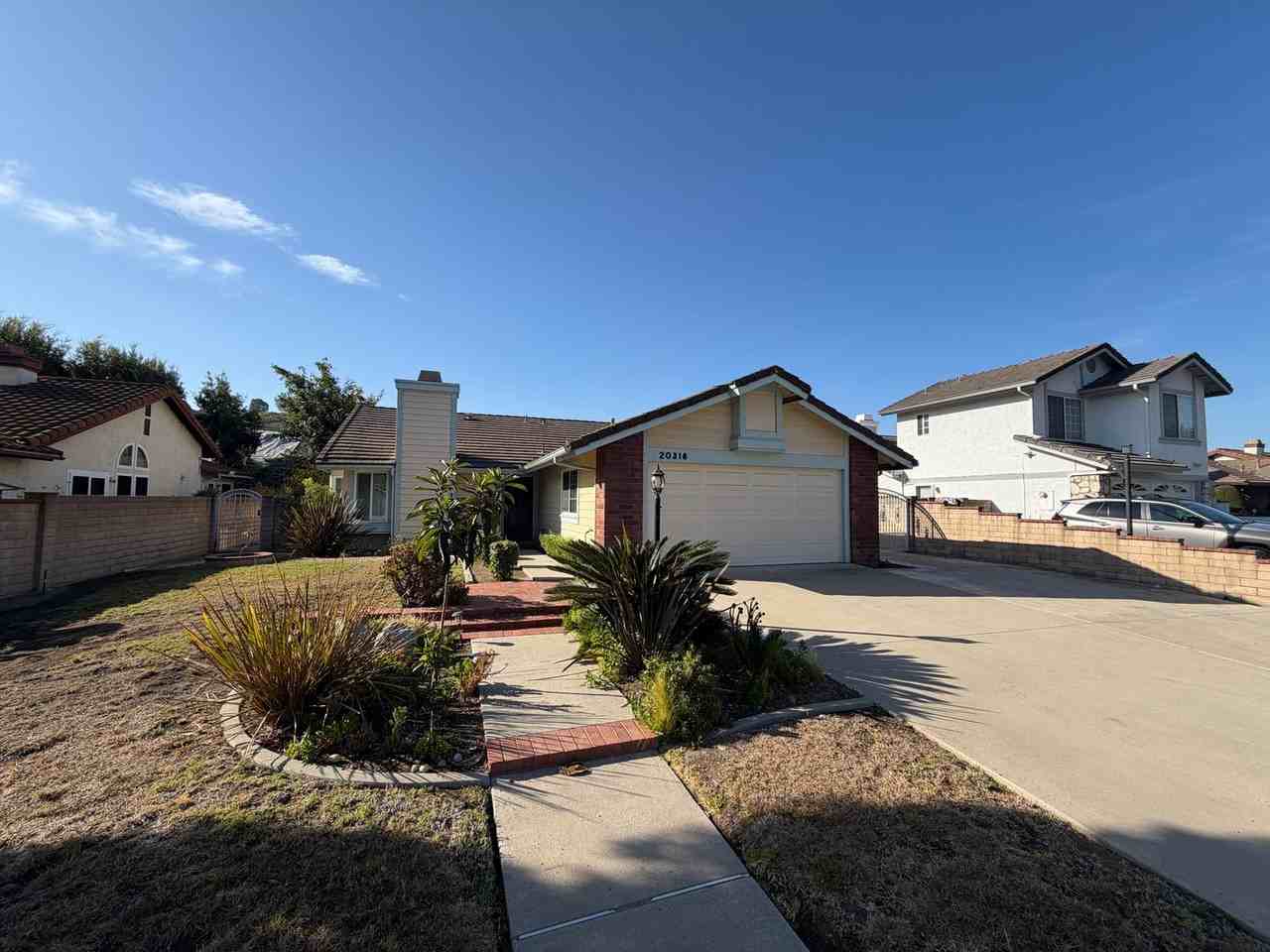 20318 Temple Ave - Photo 4 of 14