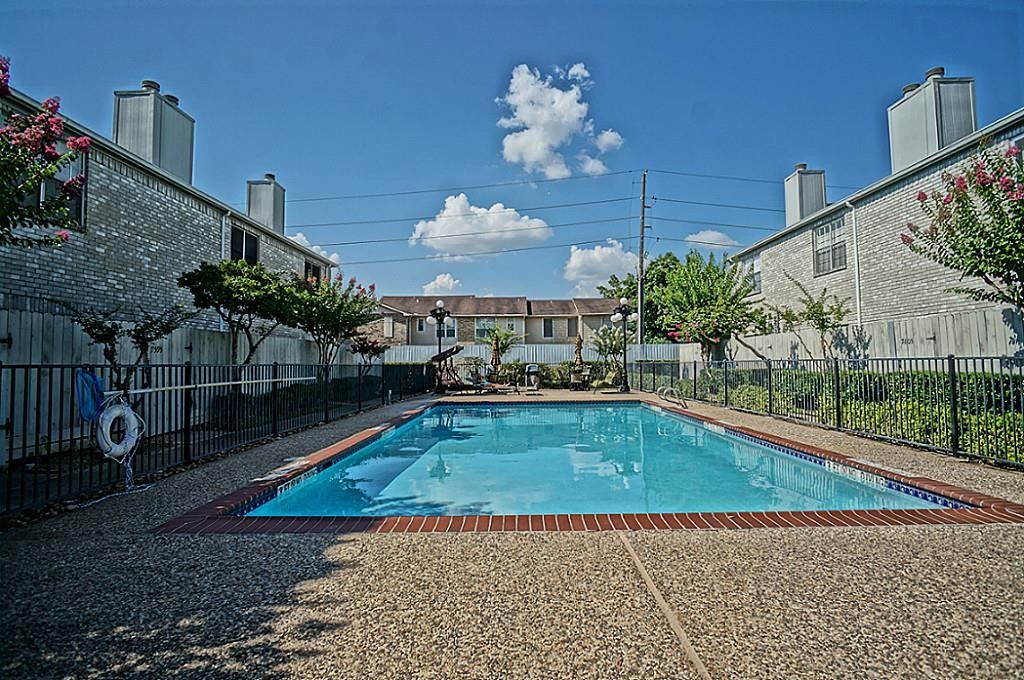7659 Cambridge St #NA - Photo 3 of 18