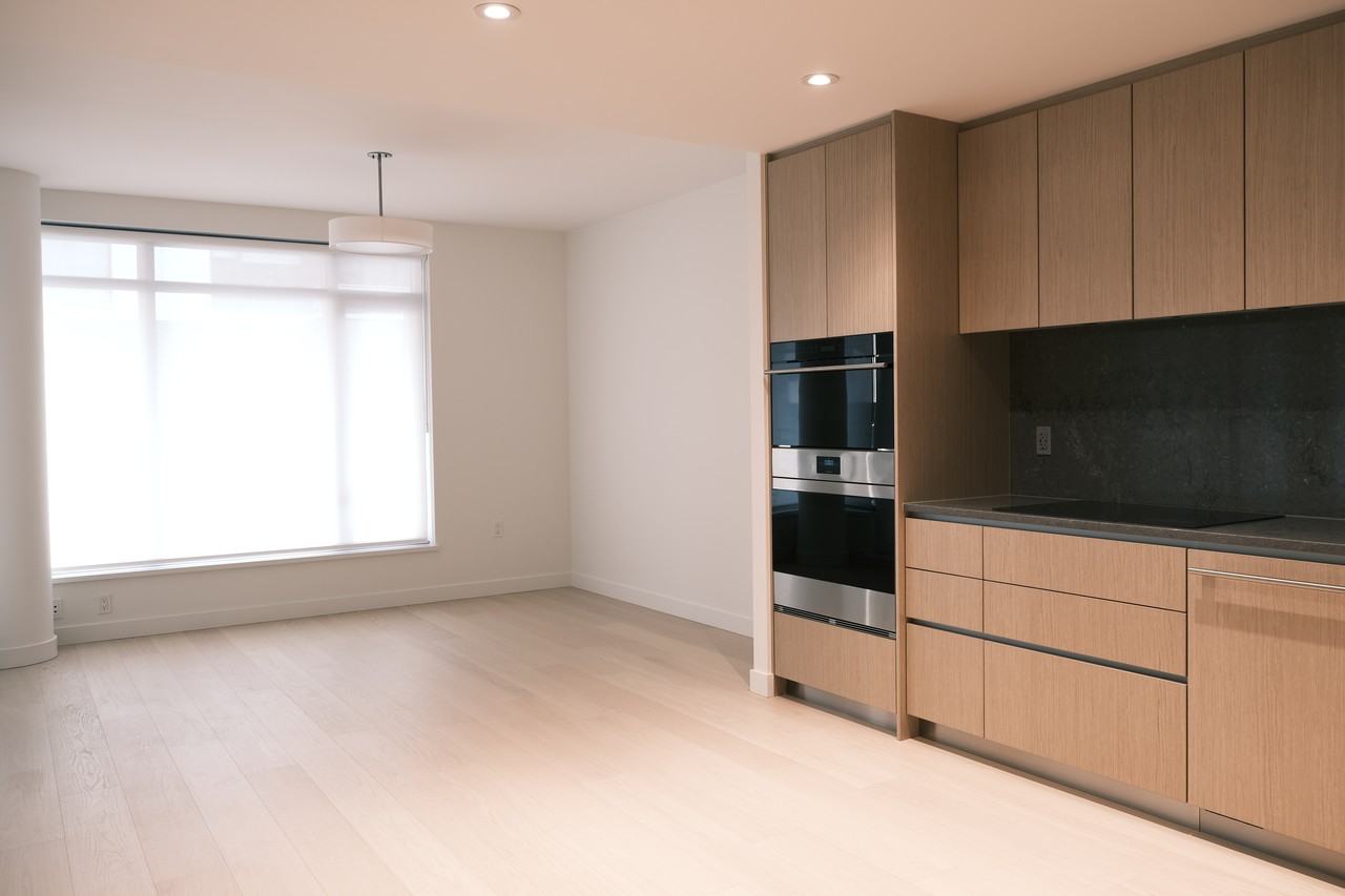 777 Harbour Way - Photo 3 of 15
