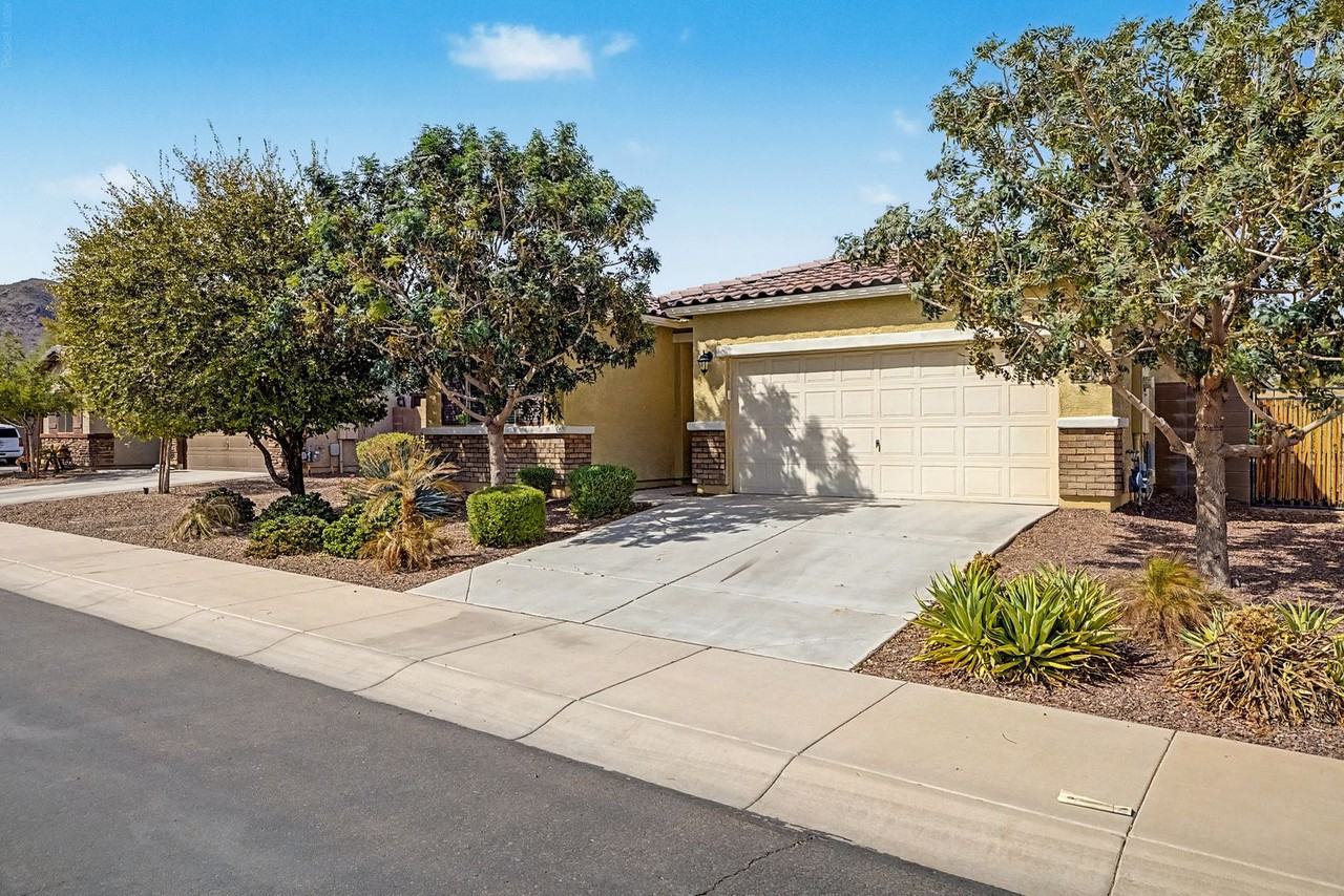 21248 W Palm Ln - Photo 2 of 28