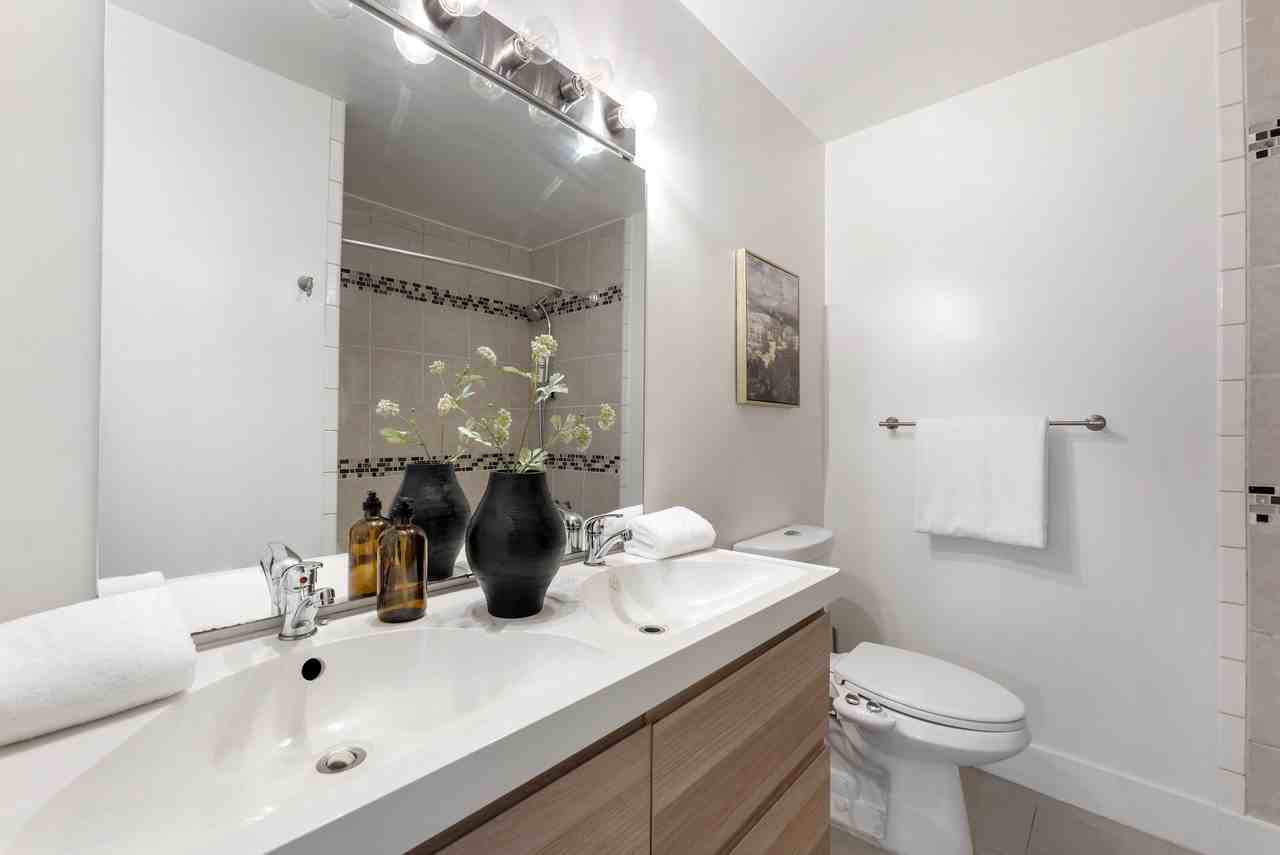 1425 Lakeside Drive #209 - Photo 6 of 12