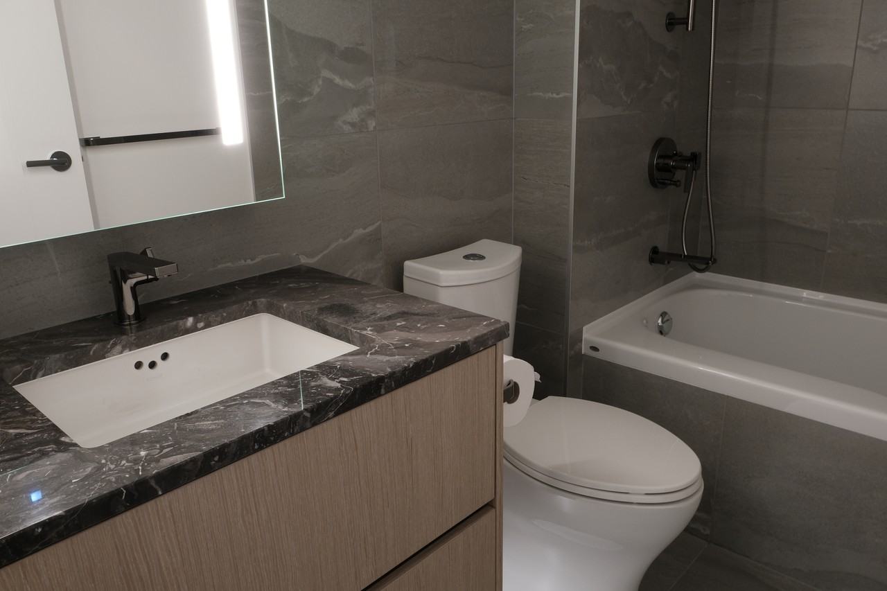 777 Harbour Way - Photo 5 of 15