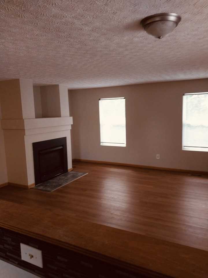 493 Wellsleyglen Dr #NA - Photo 2 of 23