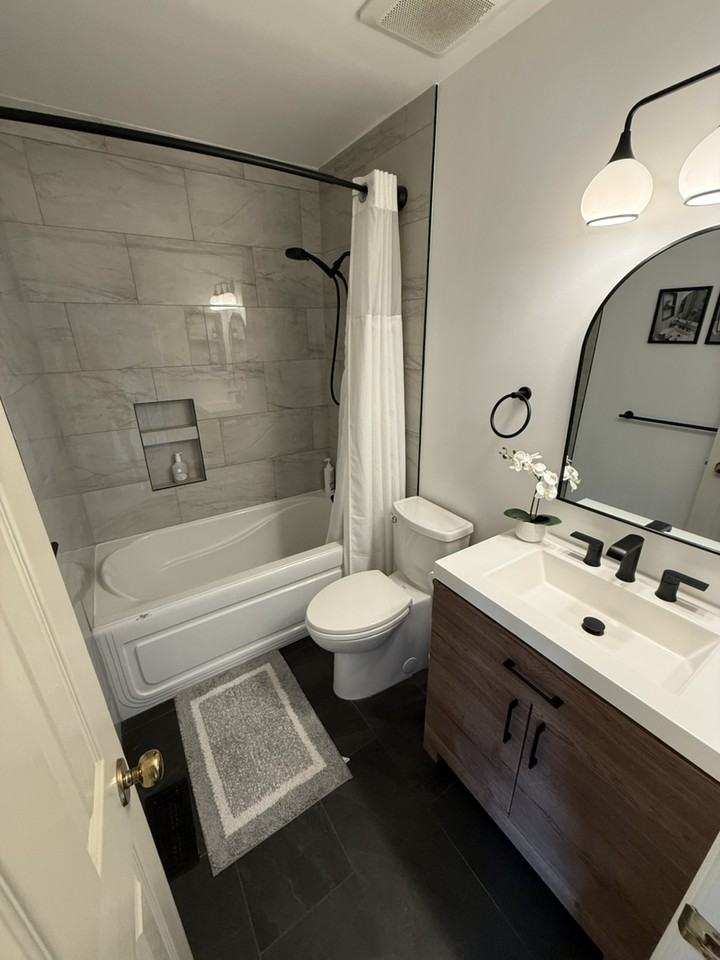 581 Lisgar St - Photo 6 of 9