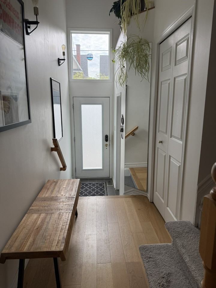 581 Lisgar St - Photo 7 of 9