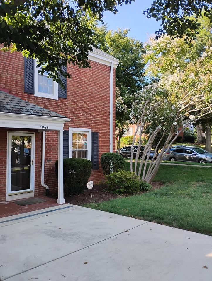 3066 S Abingdon St #NA - Photo 2 of 23