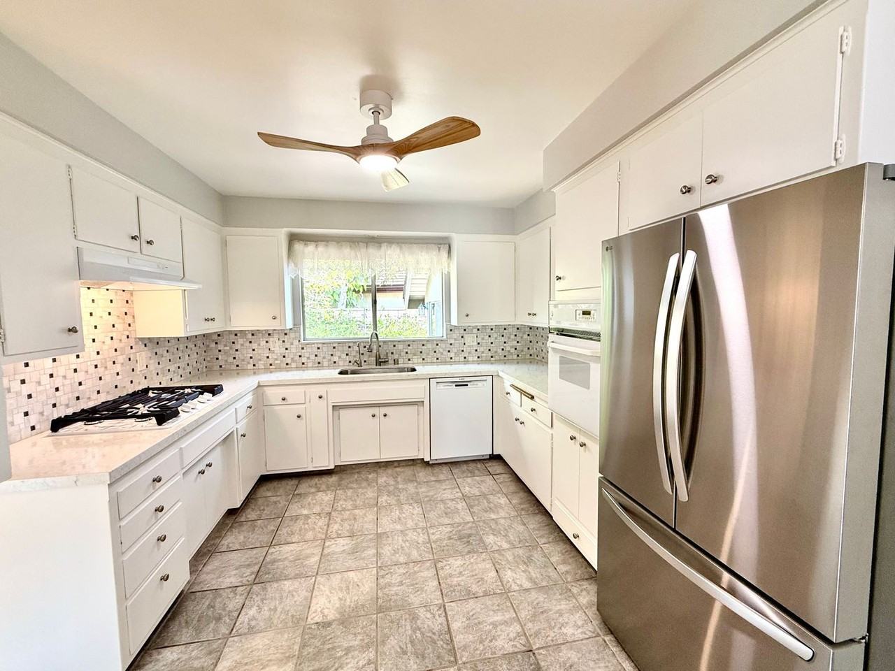 225 Adair Dr - Photo 6 of 13