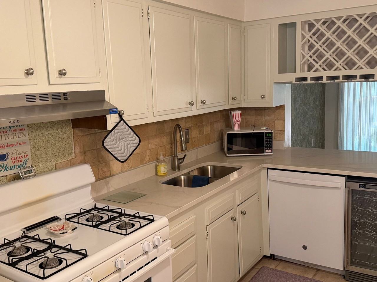 9212 Groundhog Dr - Photo 3 of 19
