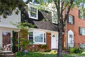 featured image of 1023 Thomas Jefferson Pl