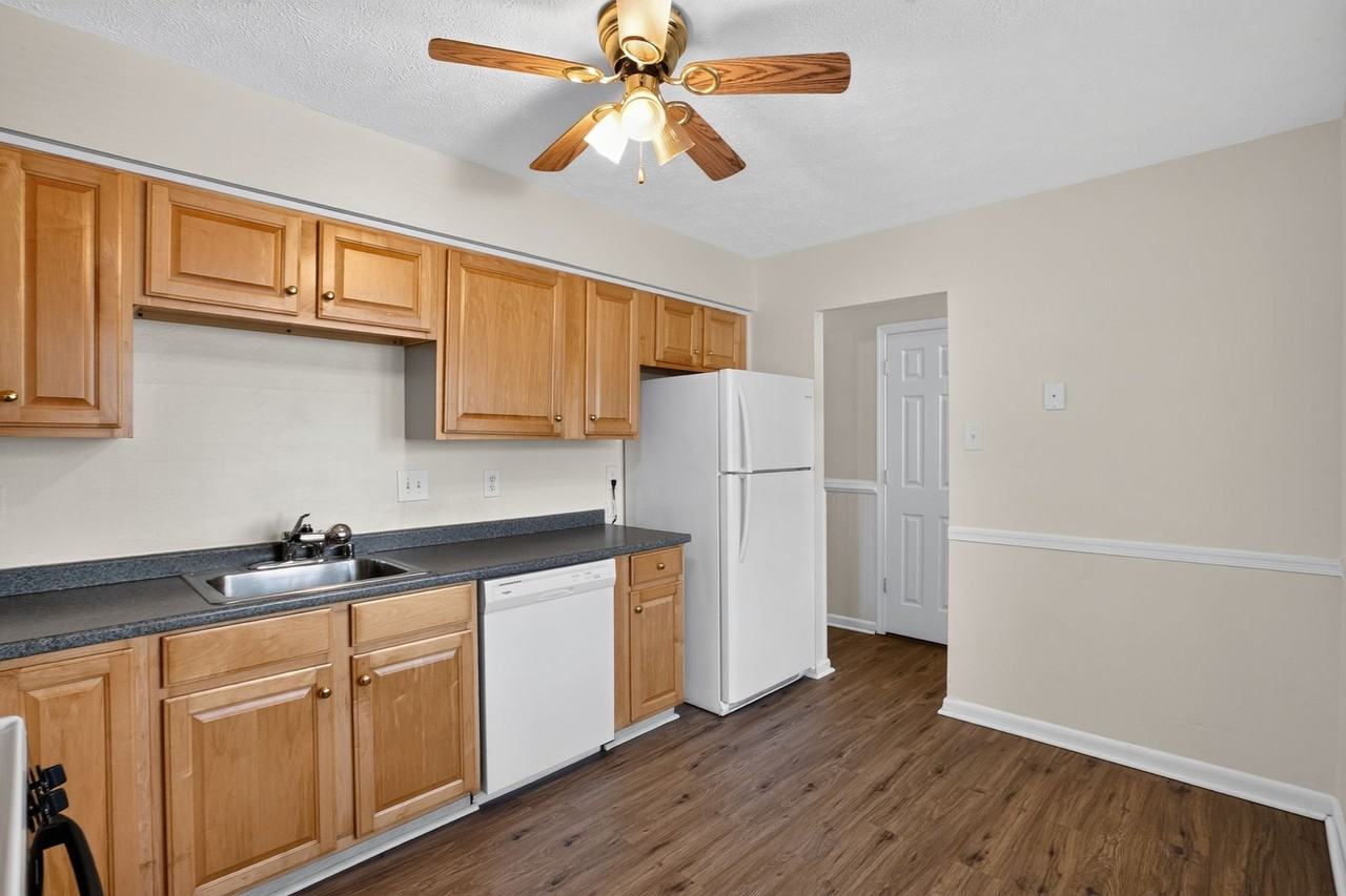 1023 Thomas Jefferson Pl - Photo 4 of 26