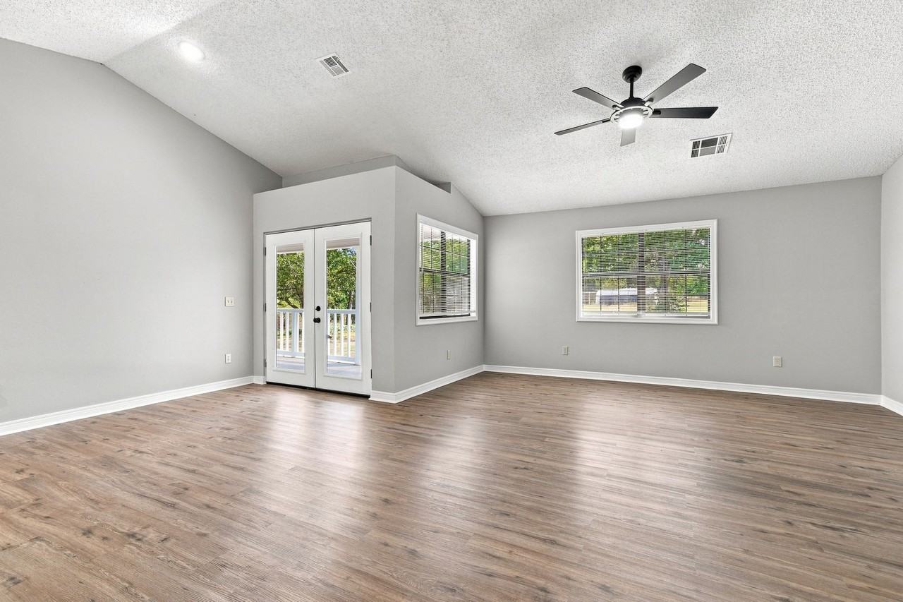 53 S Perry St - Photo 5 of 25