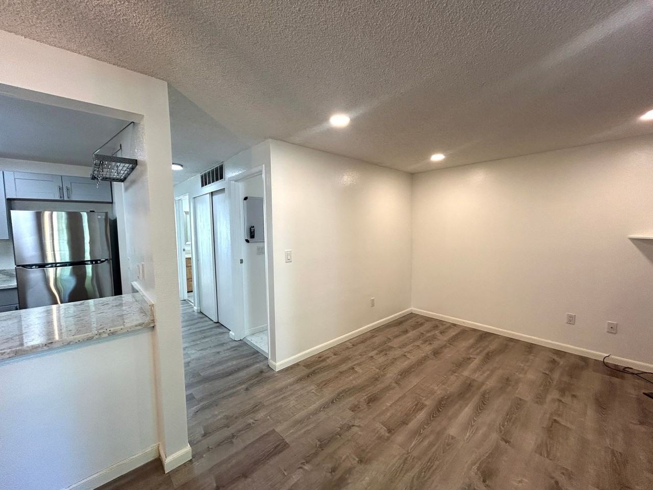 12612 Ne 119th St - Photo 2 of 15