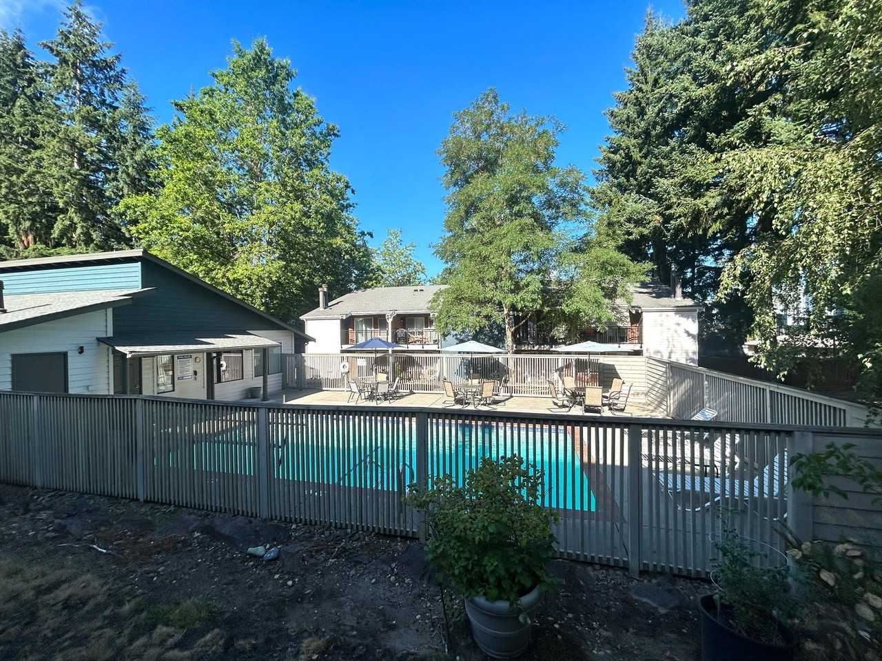 12612 Ne 119th St - Photo 4 of 15