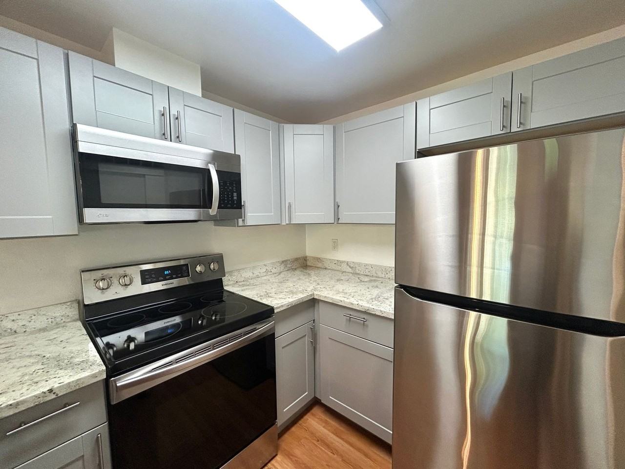 12612 Ne 119th St - Photo 6 of 15