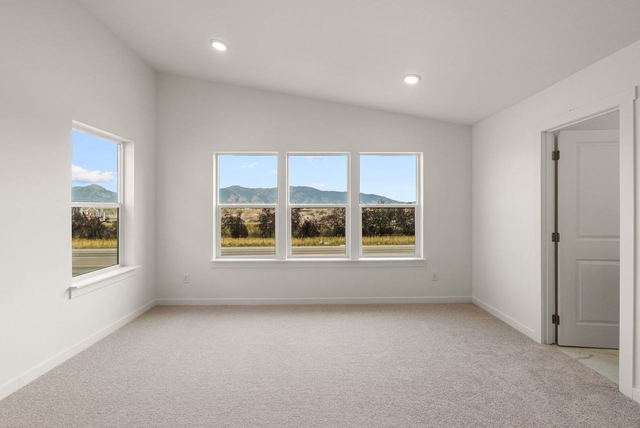 828 Spaniel Ln - Photo 5 of 50