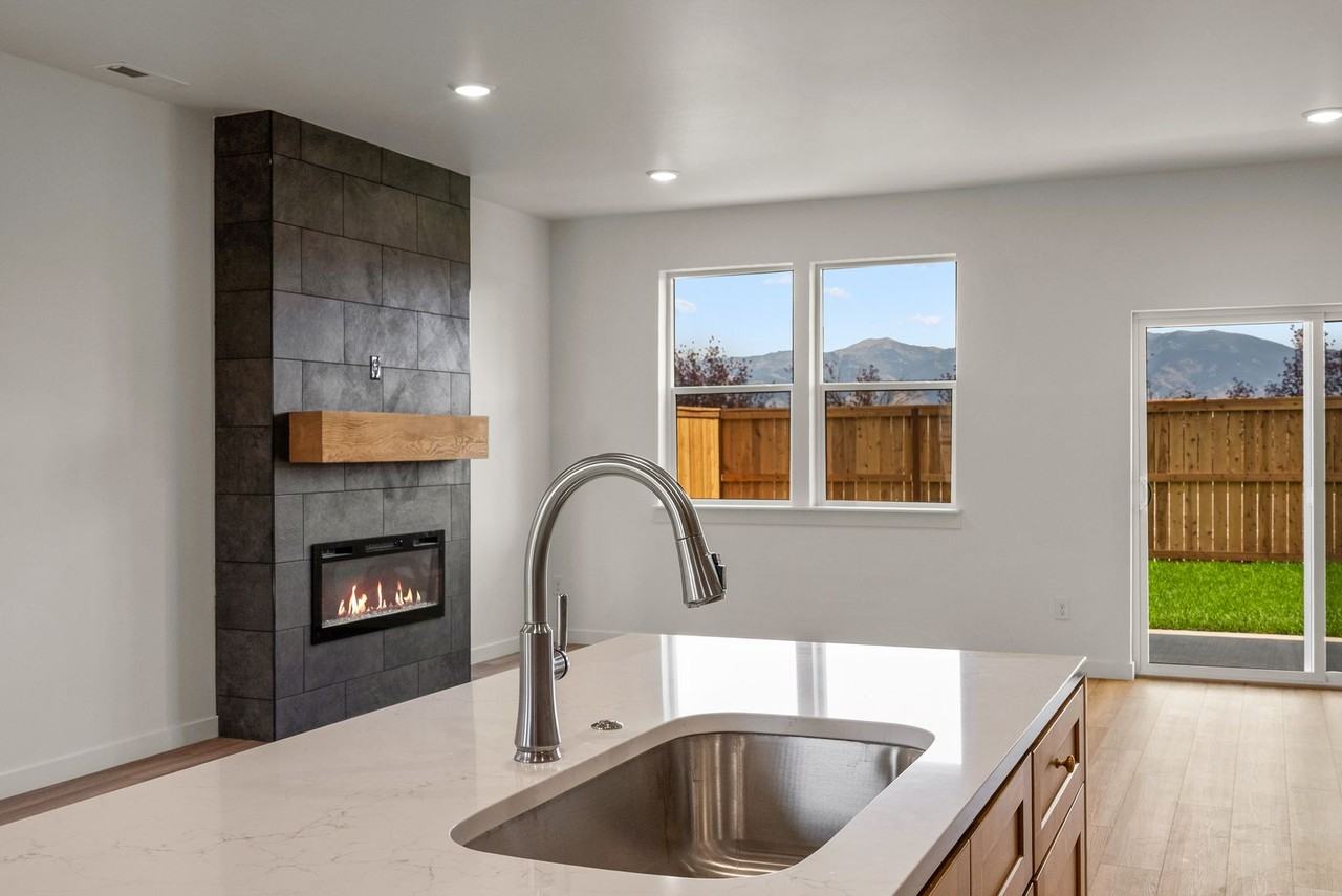 828 Spaniel Ln - Photo 7 of 35
