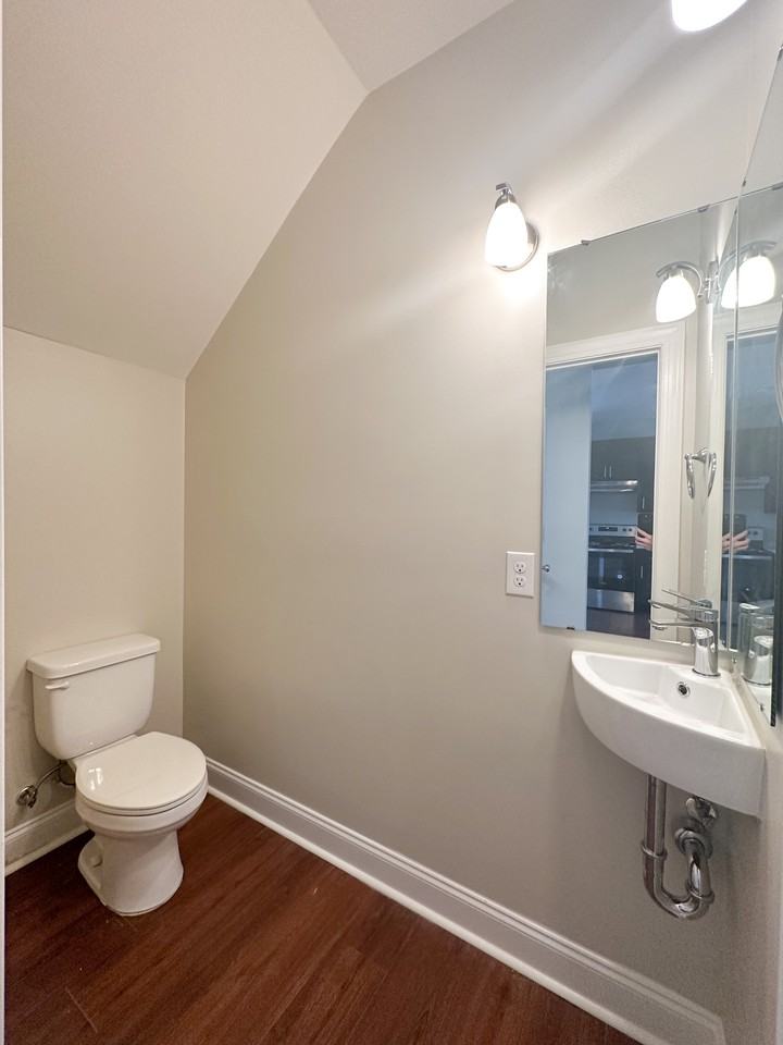 5214 Donlyn Ln #B - Photo 3 of 10