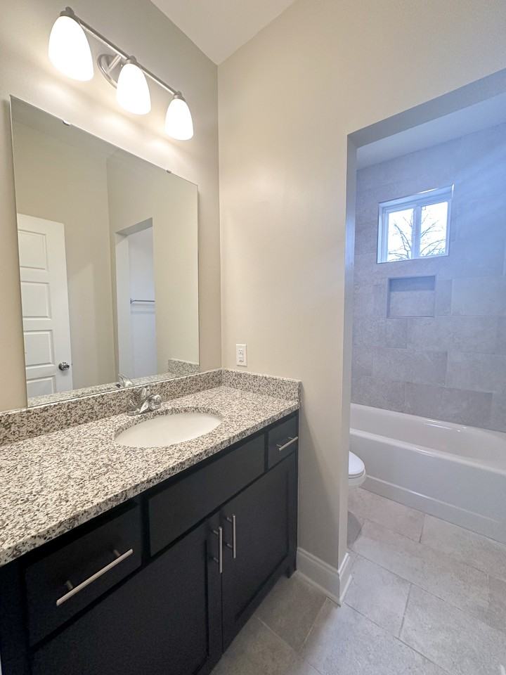 5214 Donlyn Ln #B - Photo 7 of 10