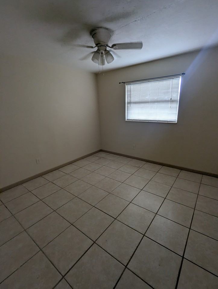 1062 Orienta Ave - Photo 6 of 10