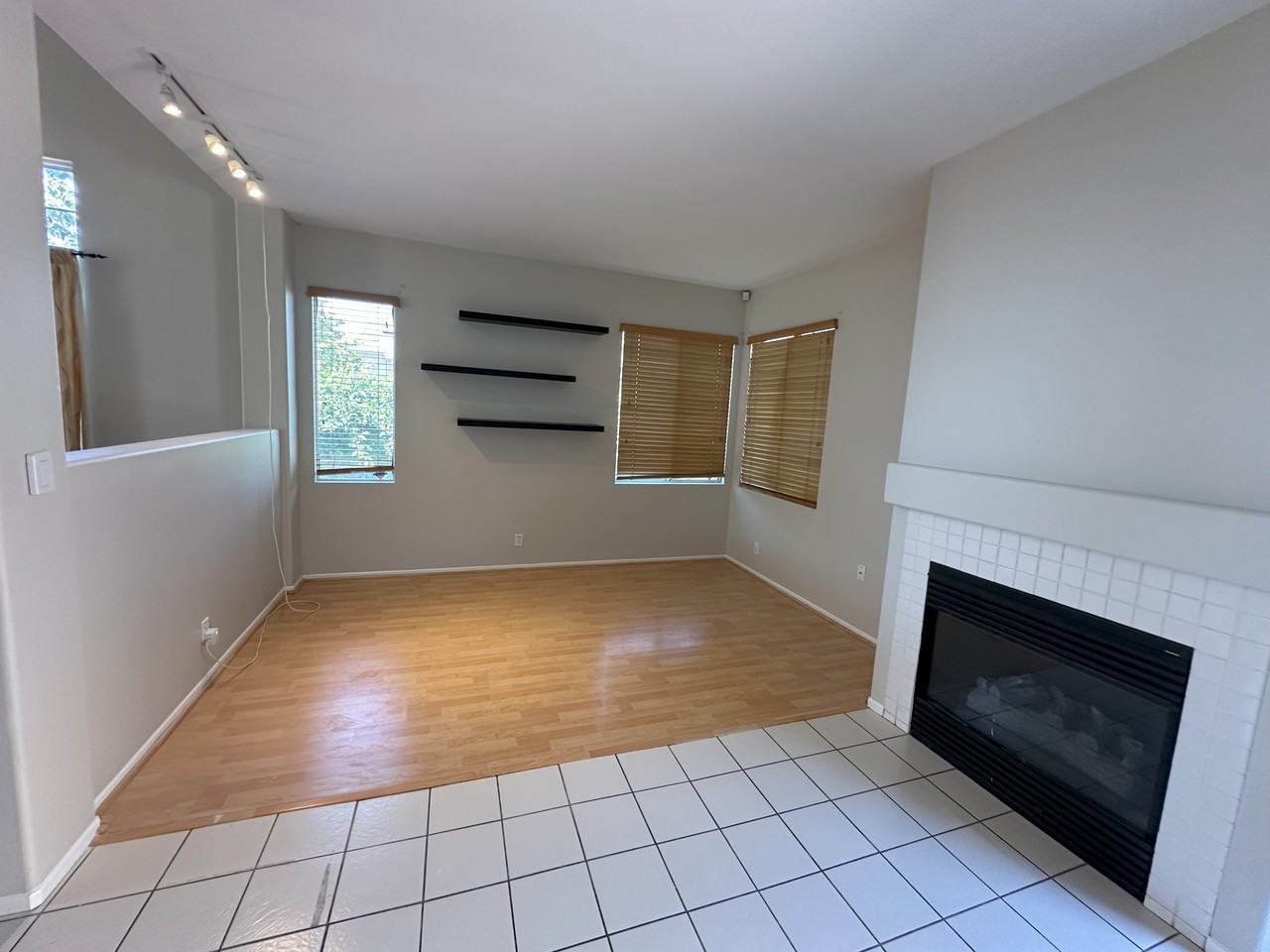 237 Spurwood Ln - Photo 2 of 10