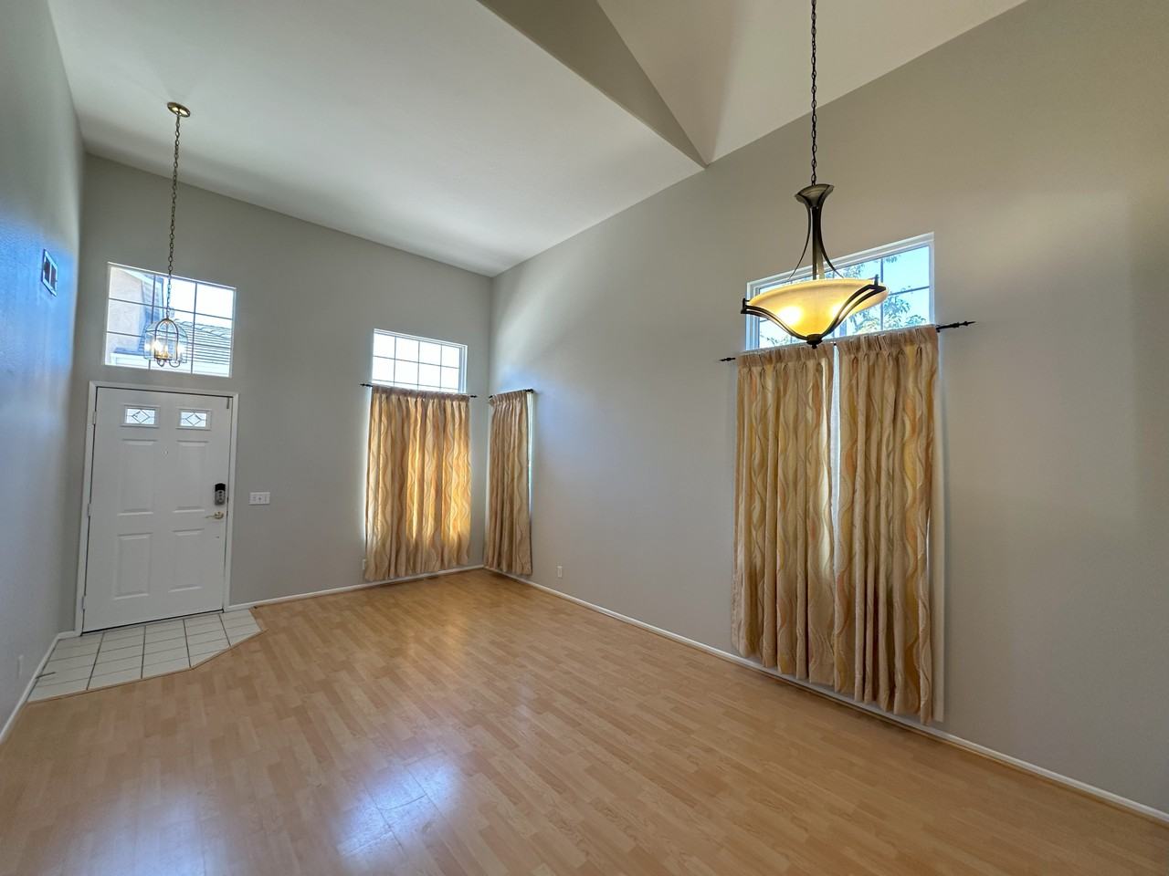 237 Spurwood Ln - Photo 5 of 10