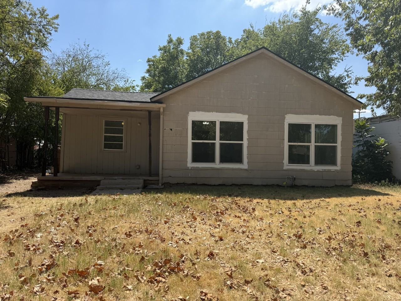 1221 N 8th St - Photo 2 of 12