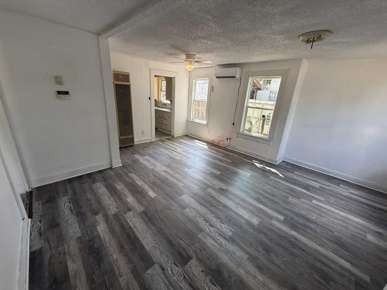 2107 Avenue I - Photo 5 of 14