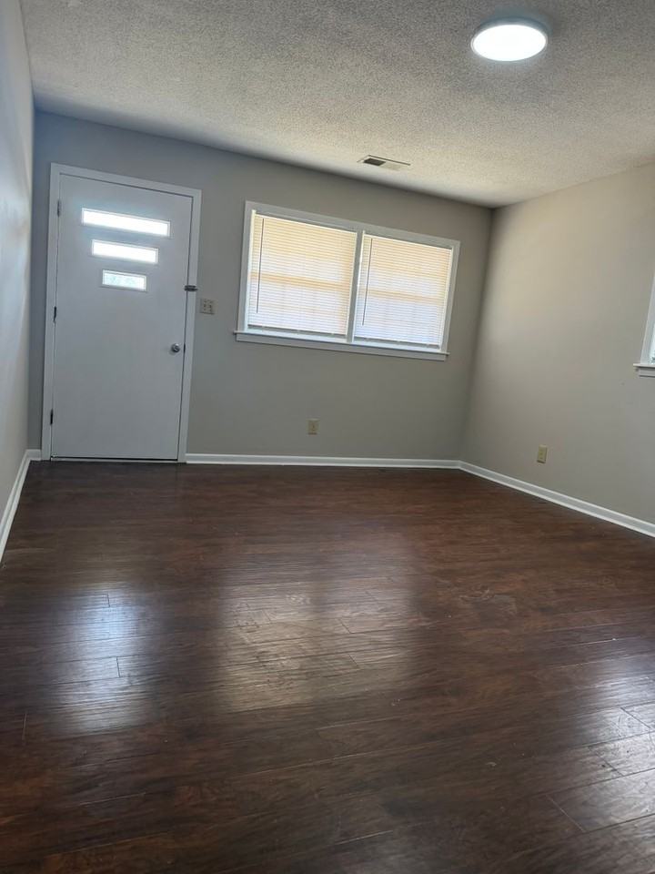 616 N 13th Ave - Photo 2 of 7
