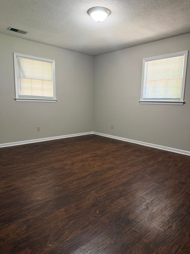 616 N 13th Ave - Photo 6 of 7