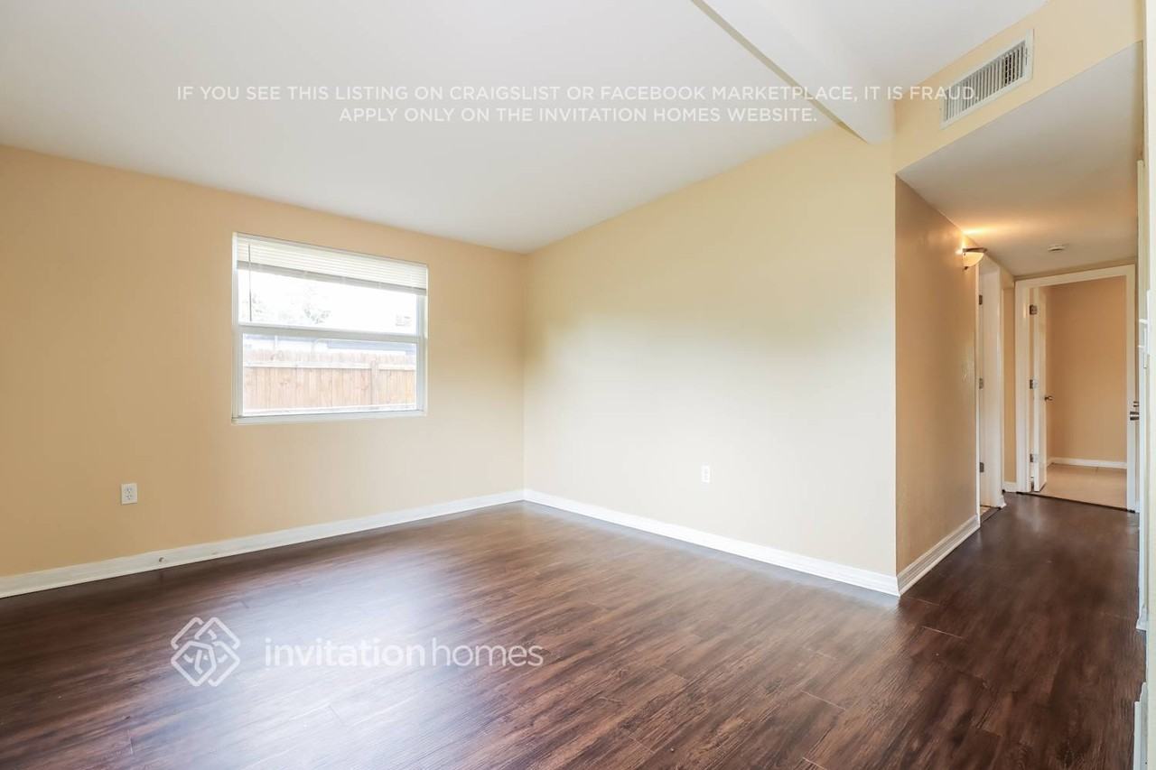 9013 Suncrest Blvd - Photo 3 of 17