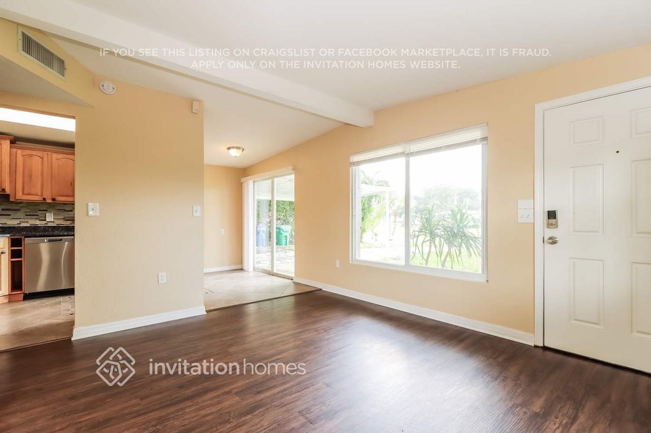 9013 Suncrest Blvd - Photo 4 of 17
