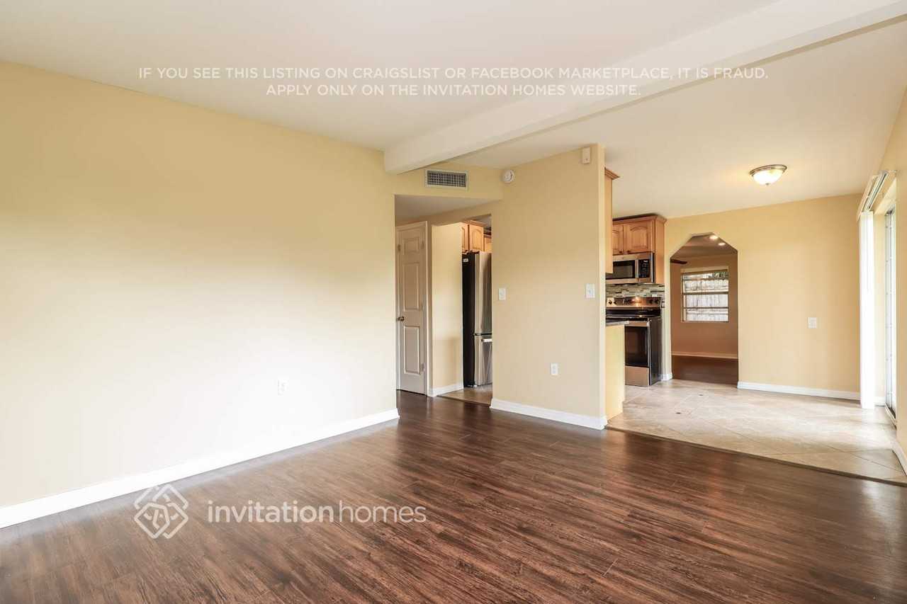 9013 Suncrest Blvd - Photo 6 of 17