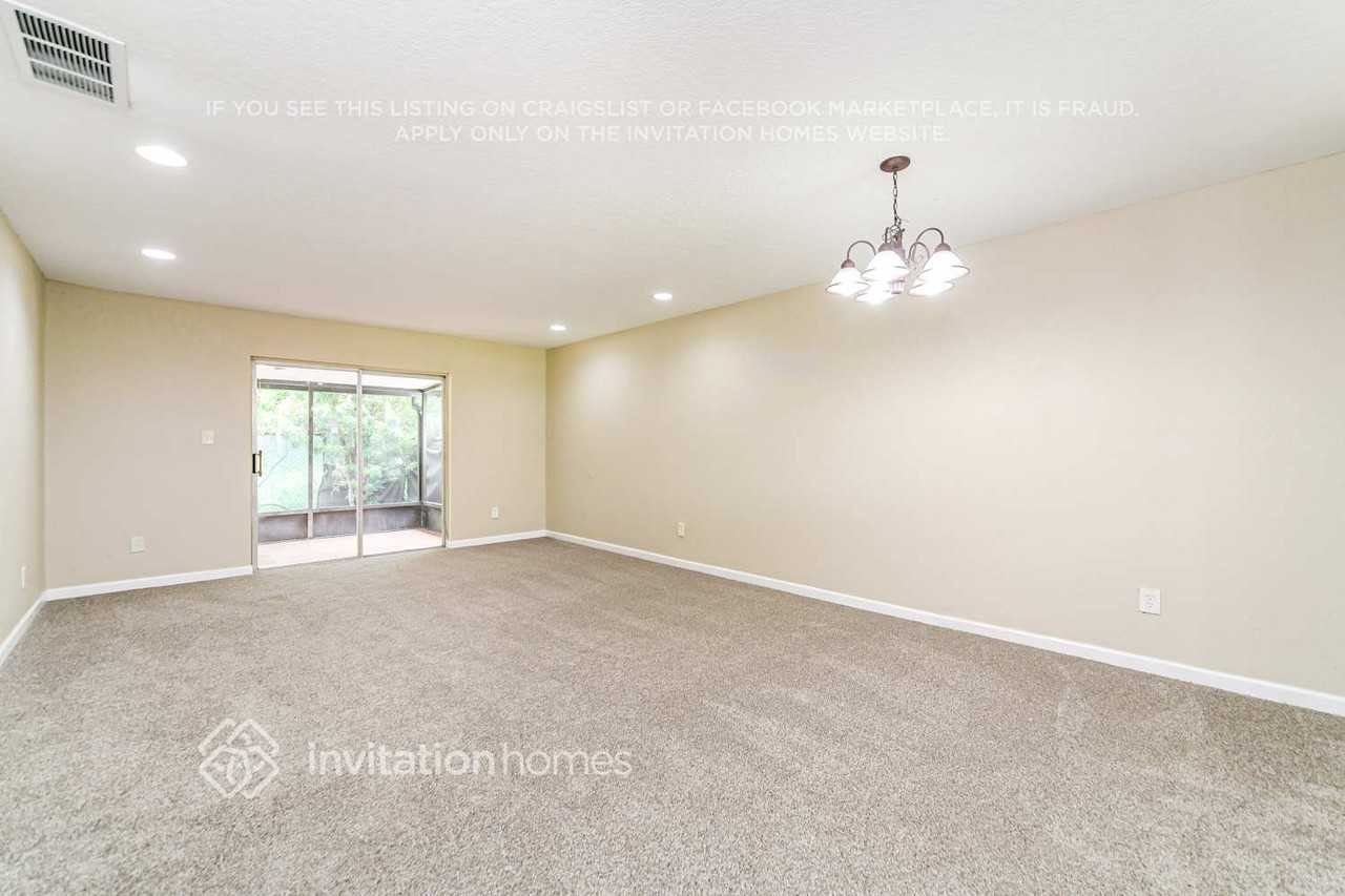 3226 Owassa Ct - Photo 5 of 17