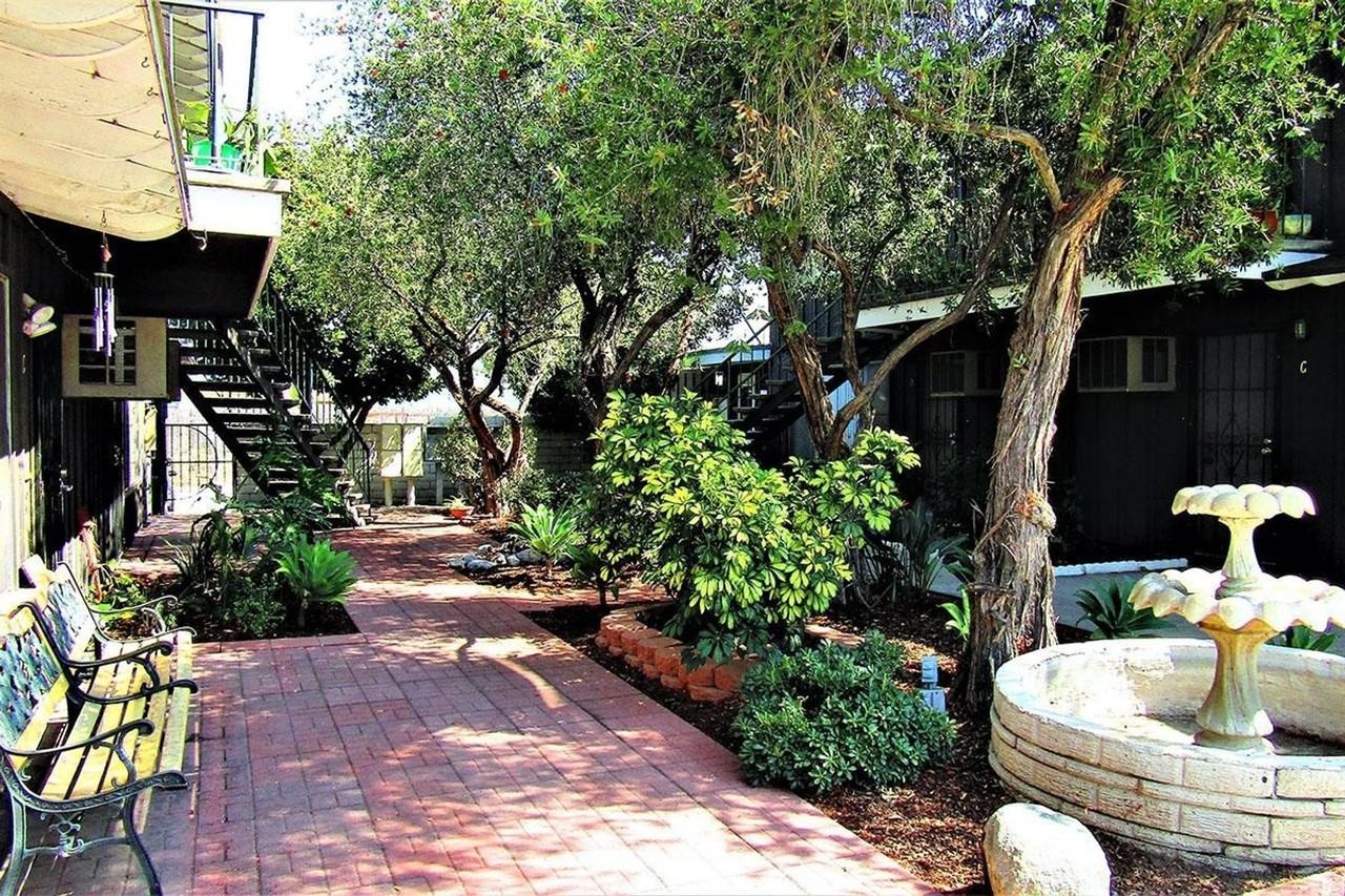 Town and Country Garden Apartments - Photo 4 of 11