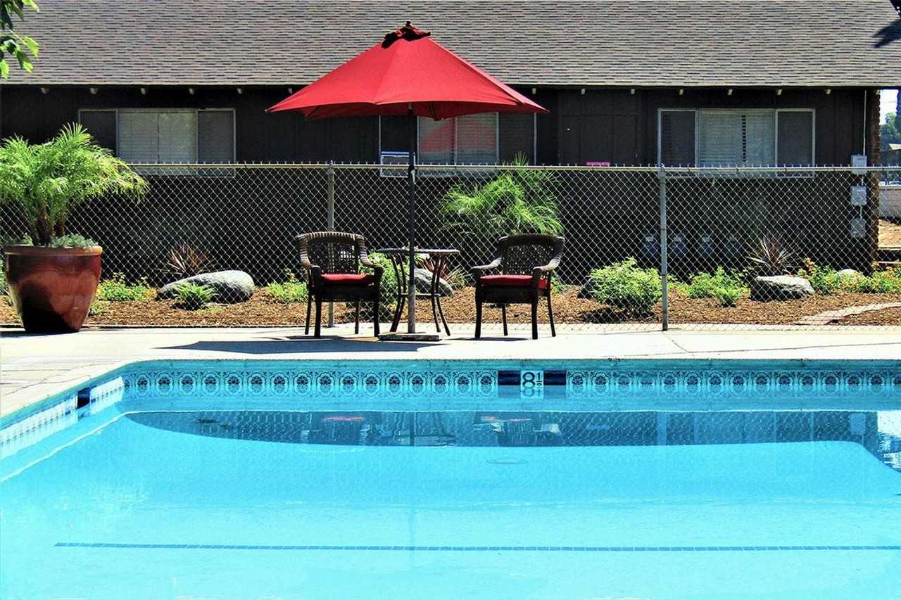 Town and Country Garden Apartments - Photo 6 of 11