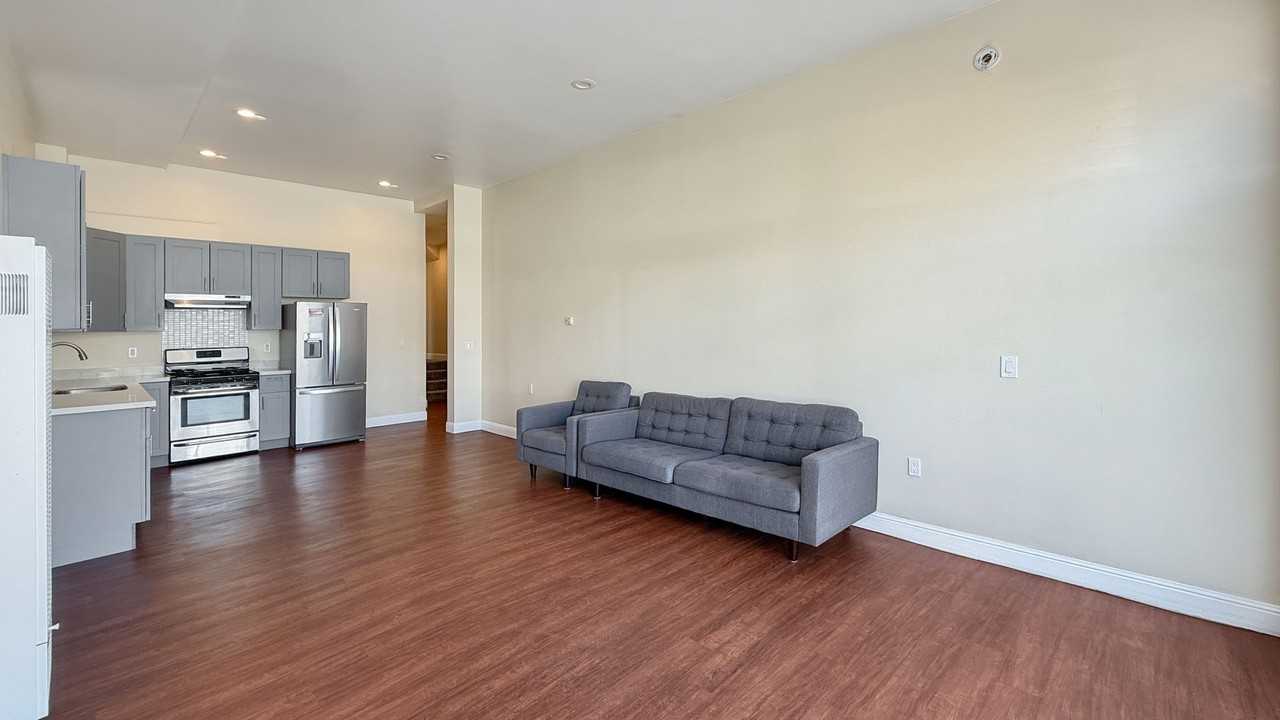 2336 Park Blvd - Photo 2 of 14