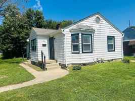 featured image of 4724 4724 & 4726 E 34th St