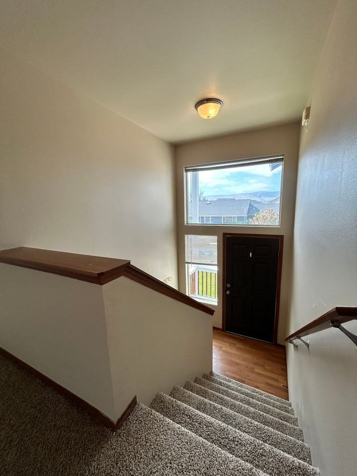 1911 W Peakview Dr - Photo 3 of 24