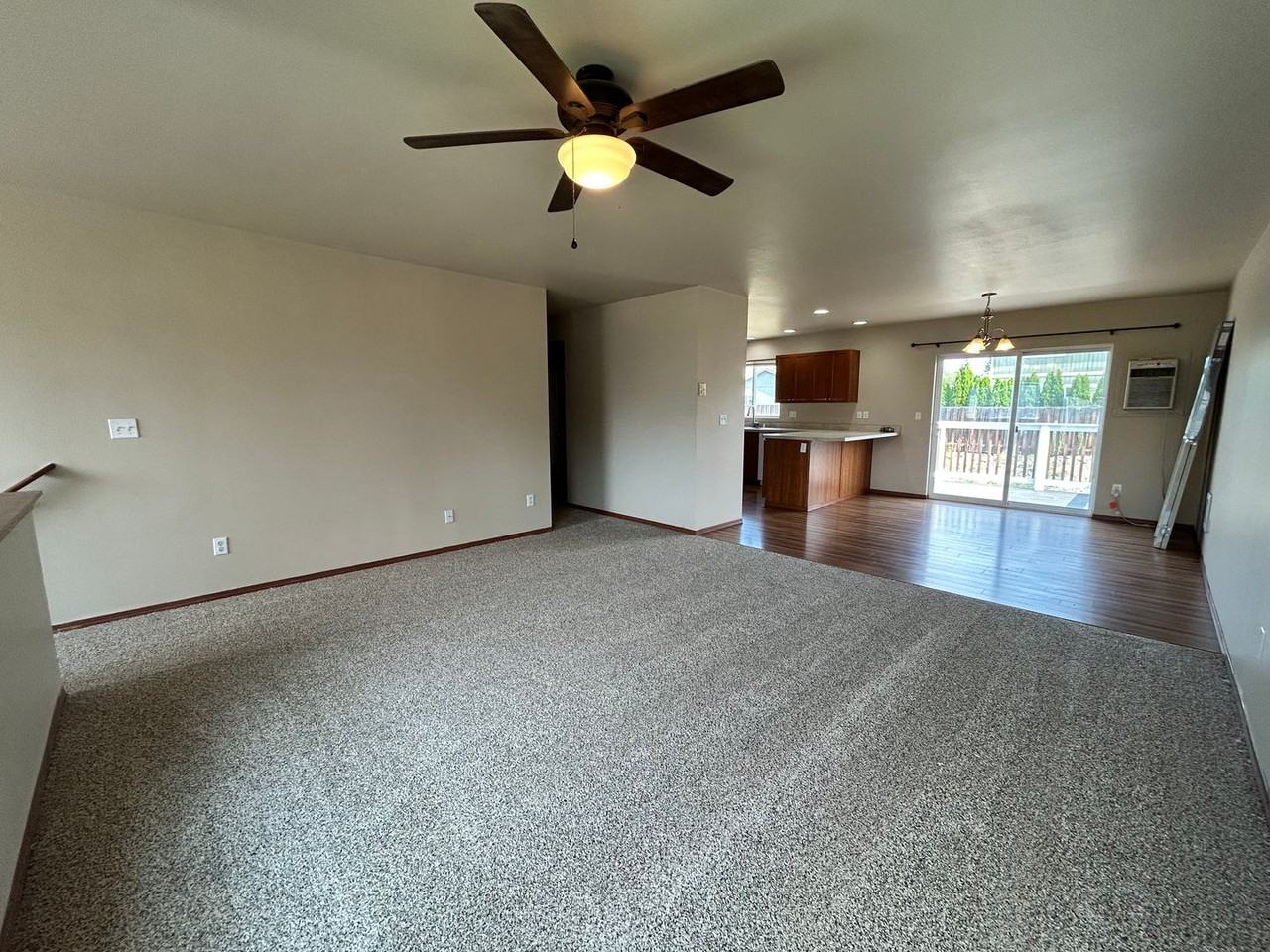 1911 W Peakview Dr - Photo 4 of 24