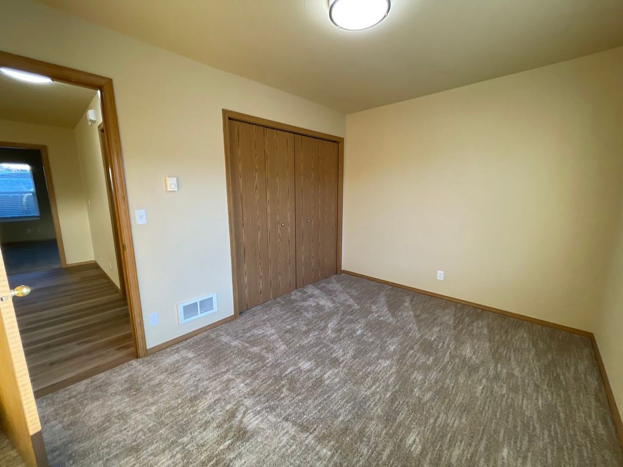 300 Currier Ave - Photo 7 of 13