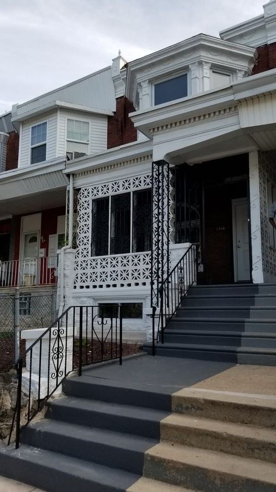 5346 Webster St - Photo 3 of 19