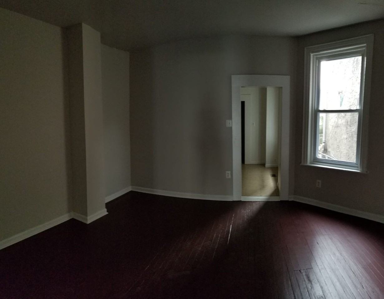 5346 Webster St - Photo 6 of 19