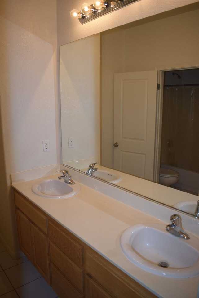 607 Stoneygate Ct - Photo 2 of 17