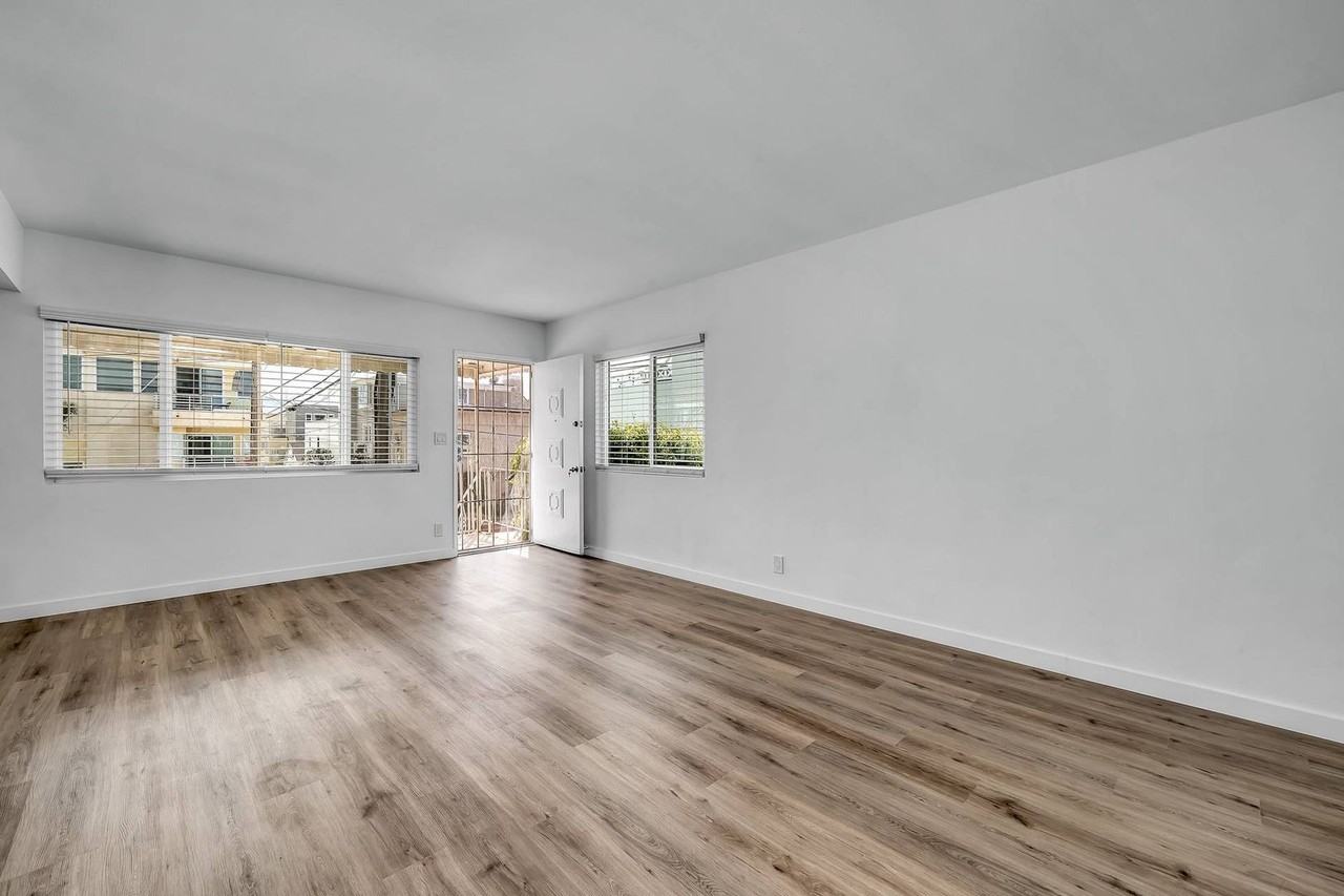 317 2nd St - Photo 3 of 18